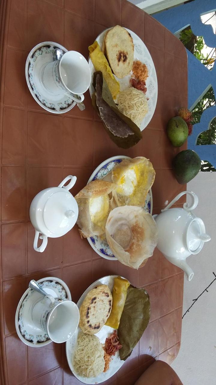 Ameesha guesthouse Unawatuna Buitenkant foto